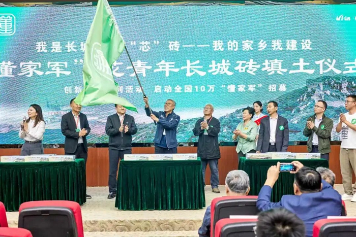 董耀会:文青今年70岁 董耀会:文青今年70岁