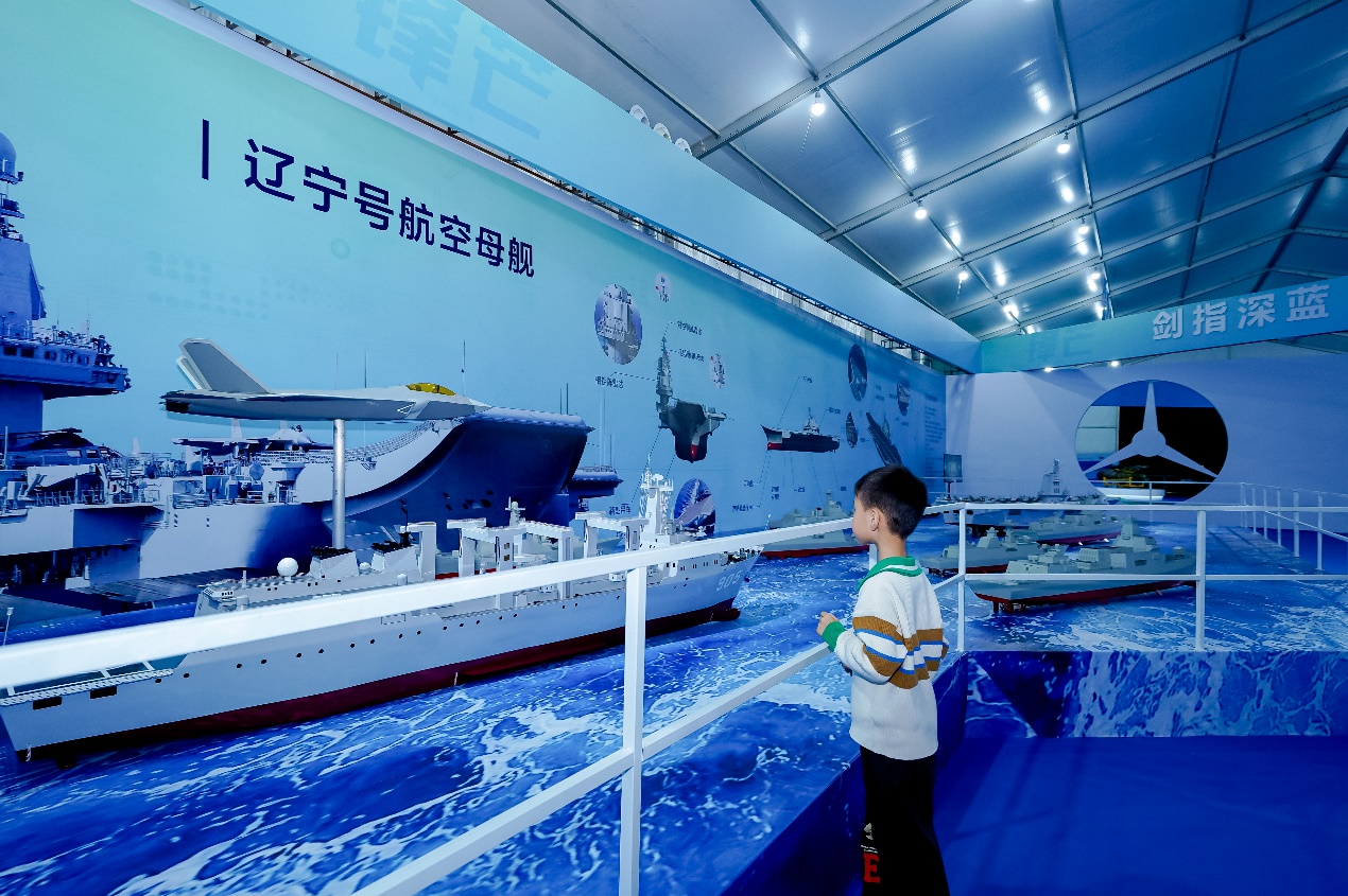 “巡光无界”军事科技嘉年华（福州站）启幕 沉浸式呈现大国重器硬核魅力