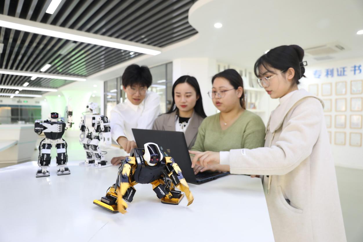 安徽高校以数字化赋能人才培养新范式