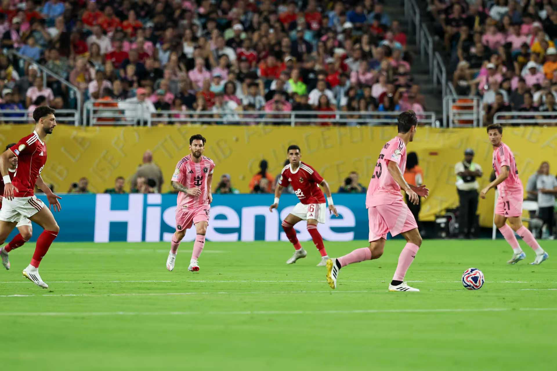 2025FIFA世俱杯开赛 中国科技闪耀世界舞台