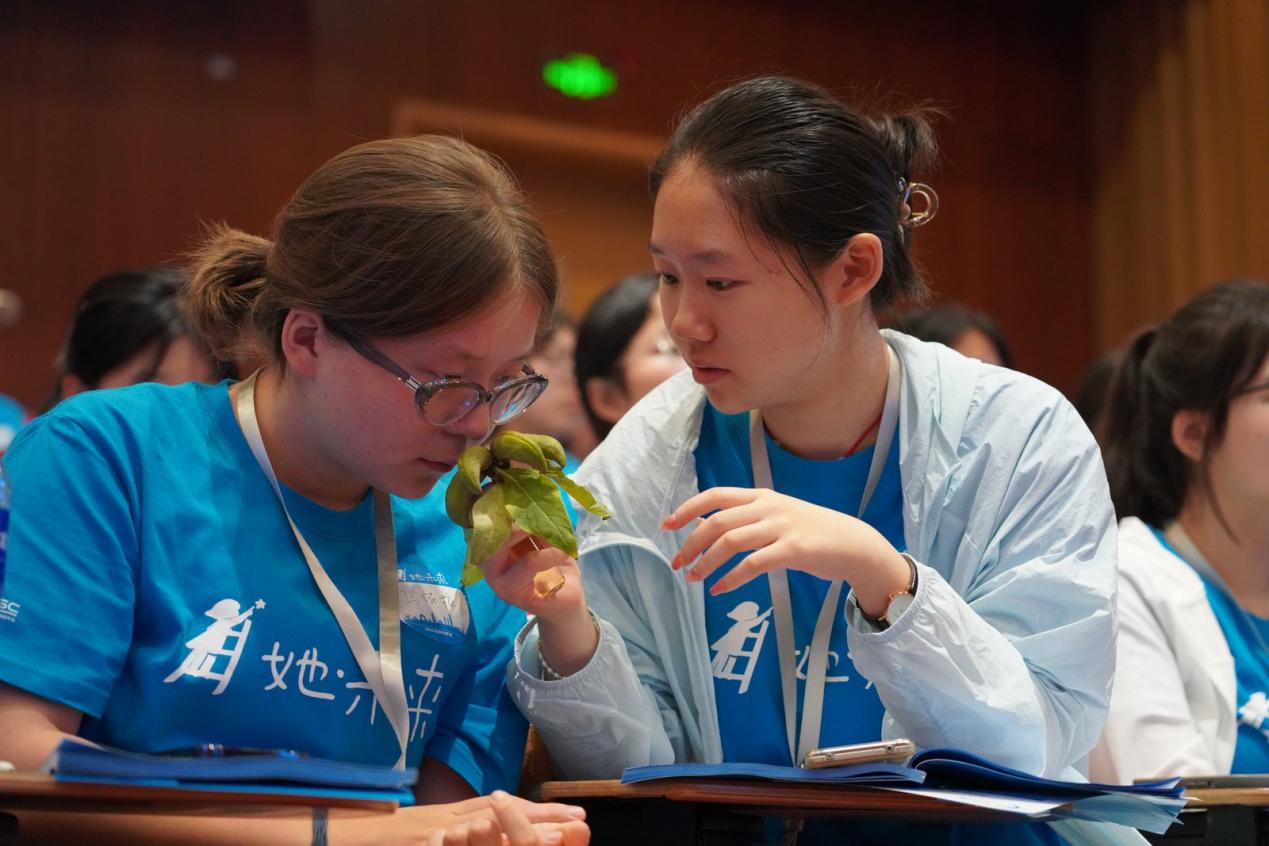 以她之光，筑梦科学——2025 “她・未来”女童科学营侧记