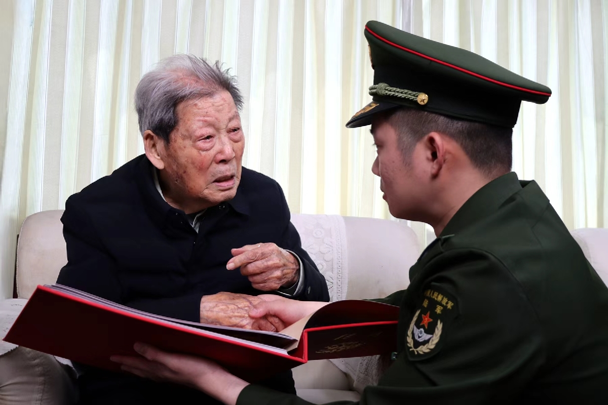 消灭鬼子，荣立战功，指导员为他改名 “钱巨胜”