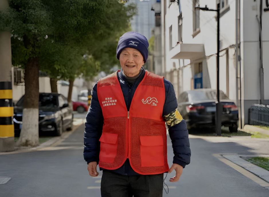 一诺甲子 赤诚如初——记“中国好人”、退伍老兵秦兴海的“雷锋人生”