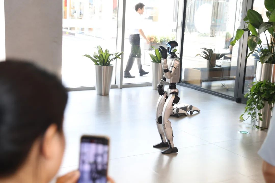 寻找身边的人工智能！2025年全国科普月浙江主场活动在杭启幕