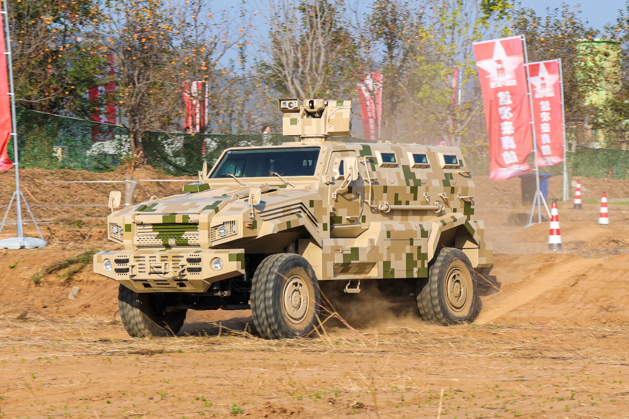 真实装备沉浸式体验 京城国防教育嘉年华火热进行