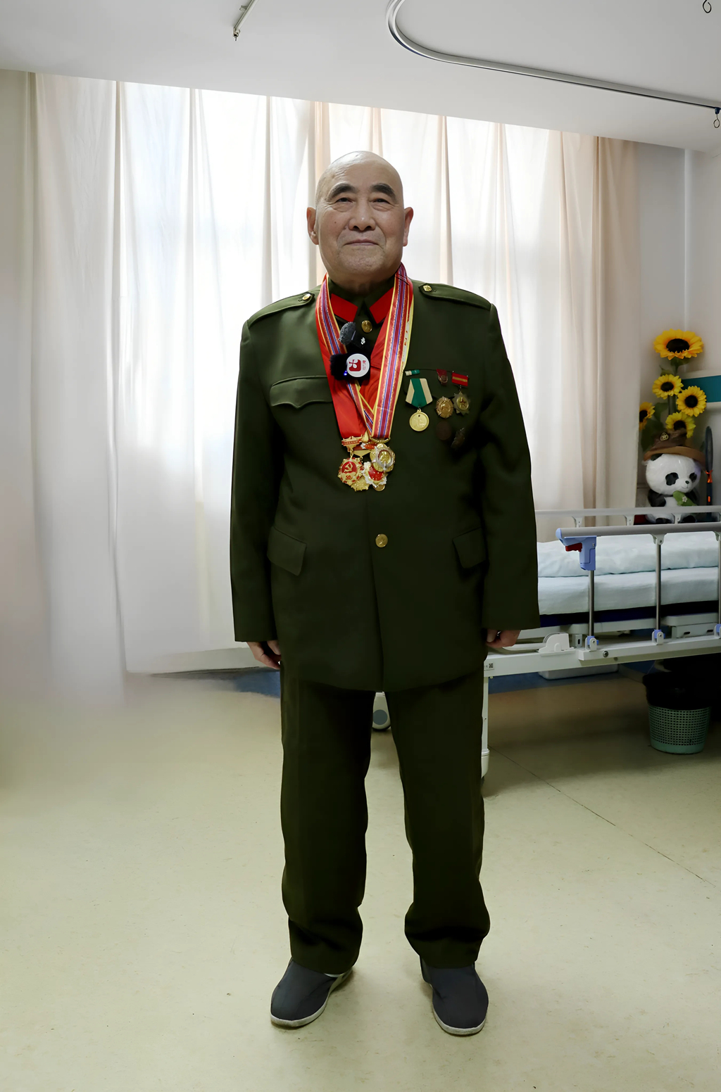 七十四载烽火情，一声“院长”泪满襟