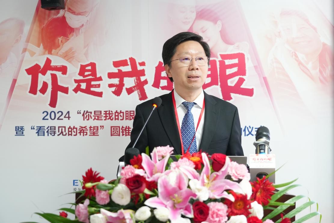 守护生命希望,在“刀尖起舞”的光明篆刻师 守护生命希望,在“刀尖起舞”的光明篆刻师