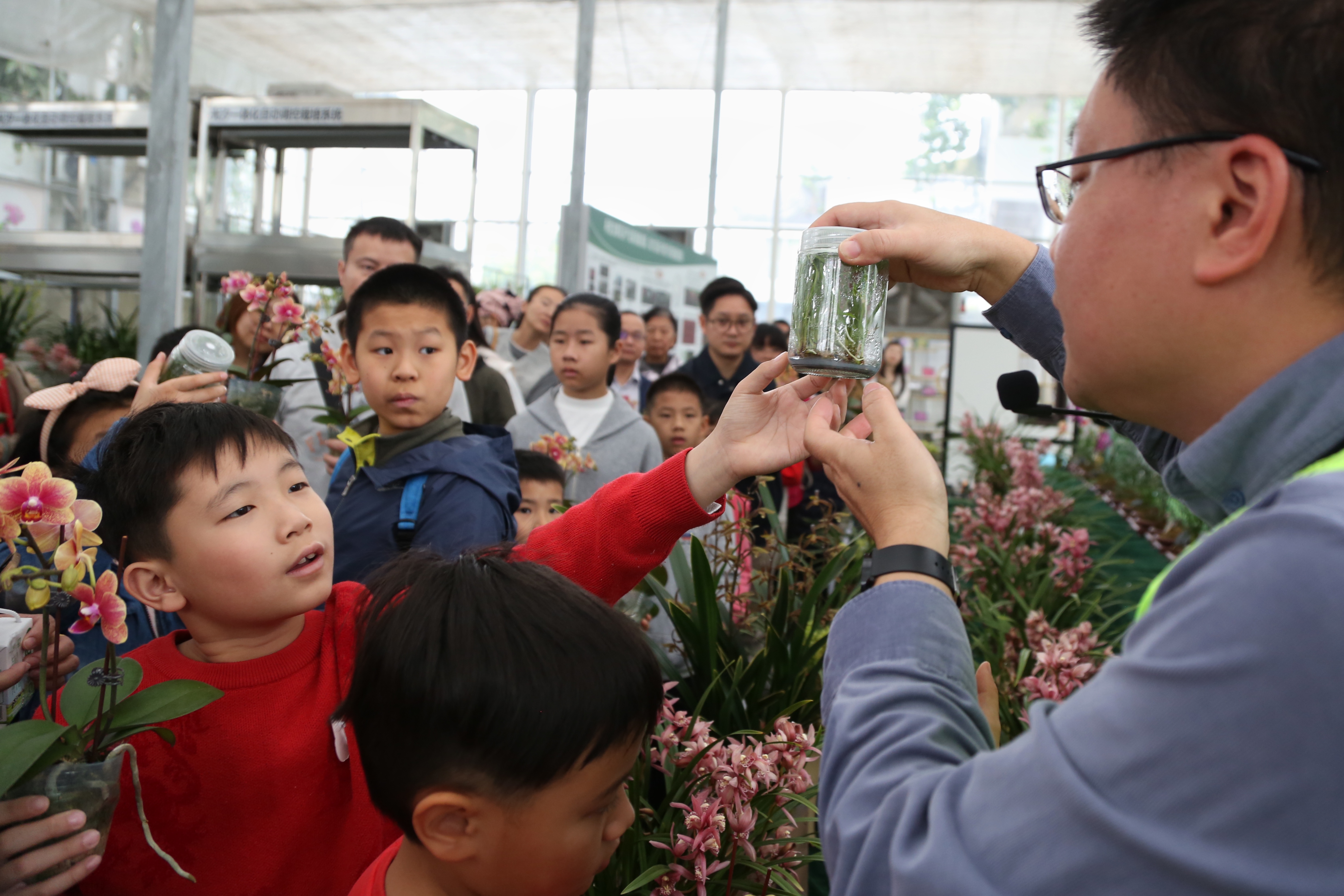 科技赋能年俗：2026广州科普花市盛大启幕