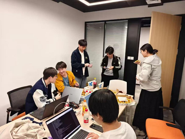 在AI infra赛道跑出“青春加速度”——来自一家90后创办的“是石科技”企业的观察 在AI infra赛道跑出“青春加速度”——来自一家90后创办的“是石科技”企业的观察