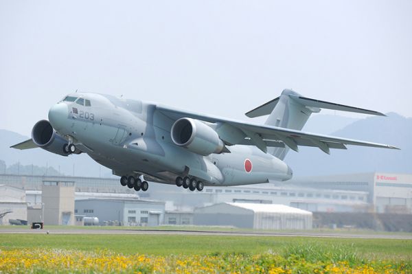 日本的电子战飞机为何长了张“香肠嘴”？
