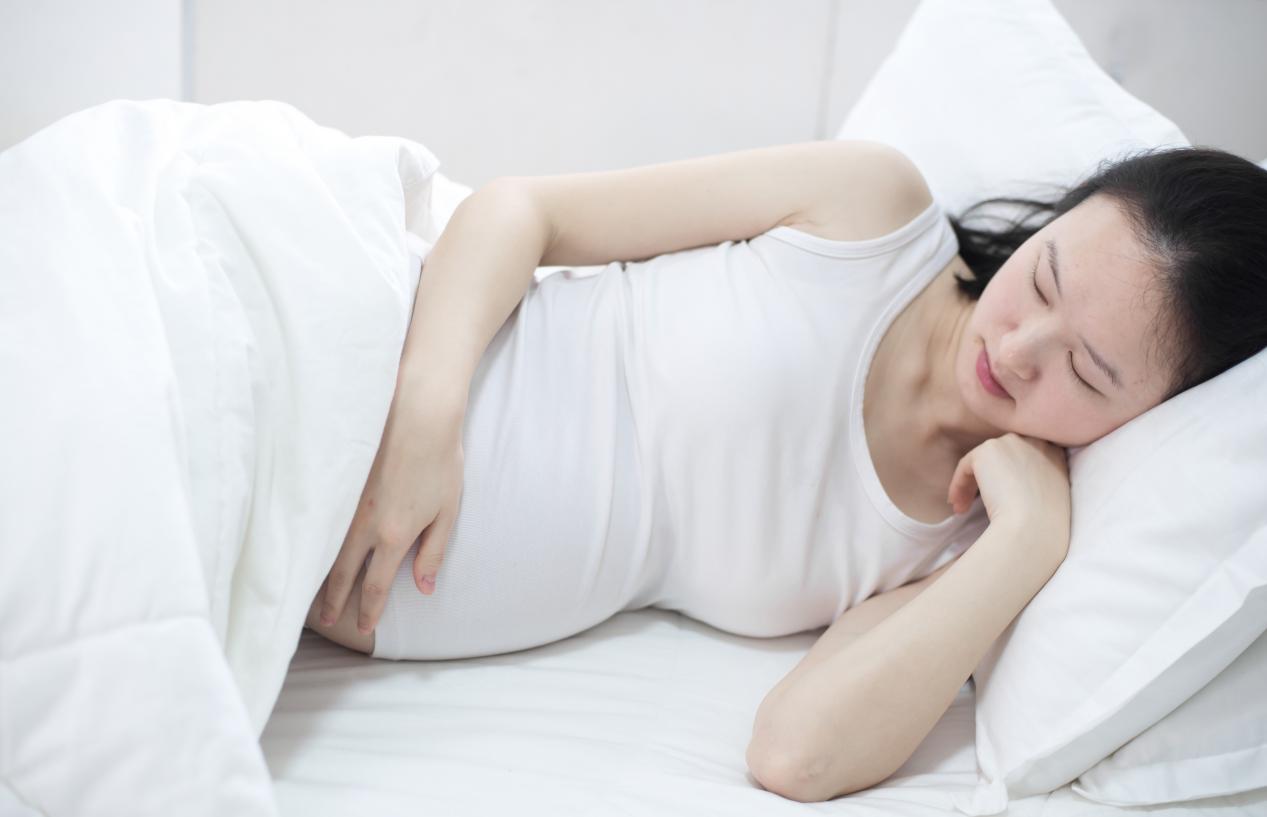 美的空调联合宝宝树发布《2026中国母婴科学睡眠研究白皮书》