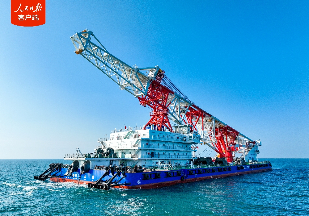 全球最大打桩船“铁建大桥桩1”号正式下线 全球最大打桩船“铁建大桥桩1”号正式下线