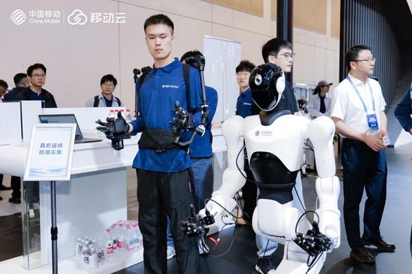 中国移动发布“灵犀数霄”具身智能训练场 中国移动发布“灵犀数霄”具身智能训练场