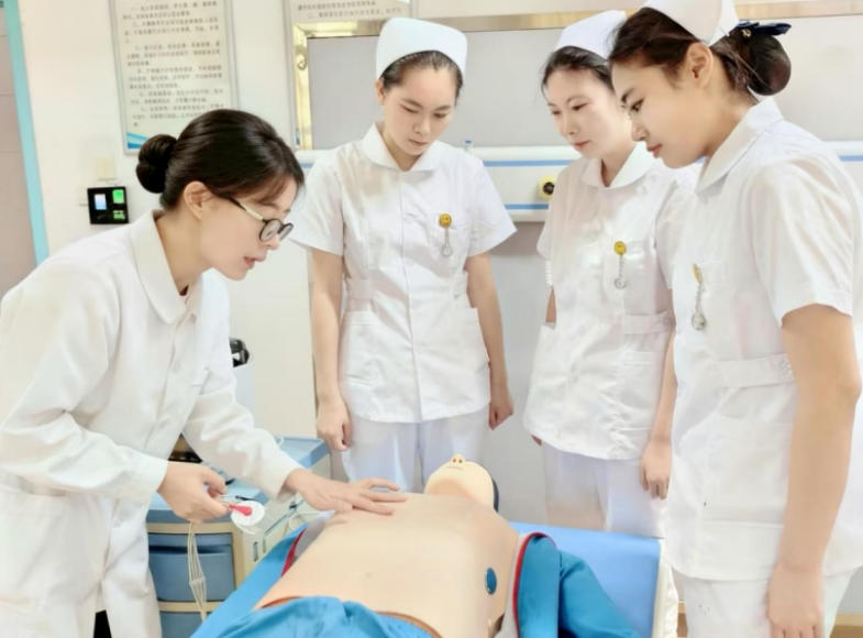 第42个教师节|育时代良医,护岁岁安康 第42个教师节|育时代良医,护岁岁安康
