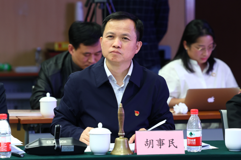 “党的二十大代表进学会”系列学习活动走进中国计算机学会