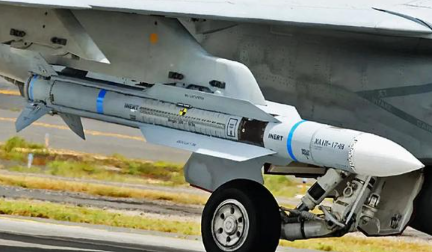 被选为高超防御项目载具的AIM-174B是一种什么导弹？