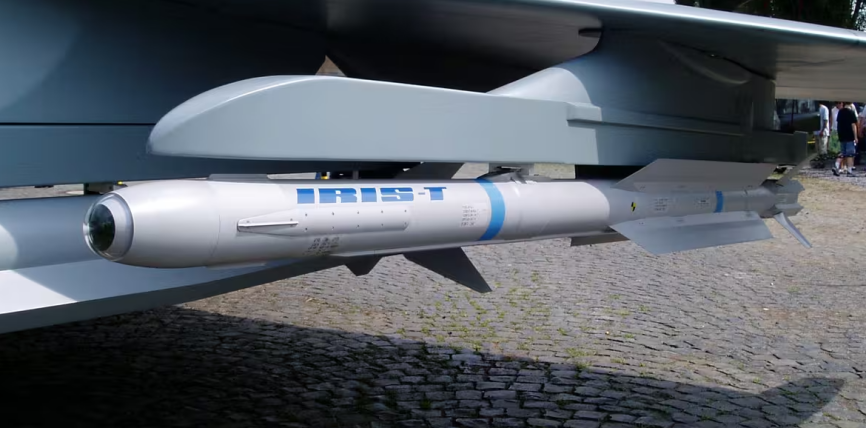 响应“欧洲天空之盾”倡议，瑞士购买IRIS-T SL防空系统