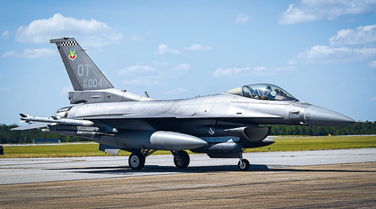 拖曳诱饵如何为战机“挡枪”？