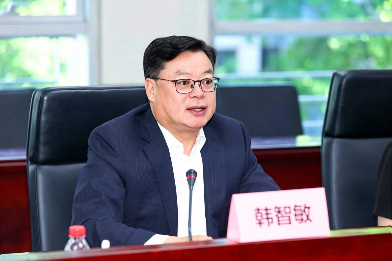 校企协同攻坚国产AI核心技术 清华计算机系联合软通计算机成立人工智能系统联合研究中心 校企协同攻坚国产AI核心技术 清华计算机系联合软通计算机成立人工智能系统联合研究中心